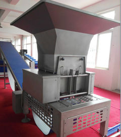Beignet automatique de coupeur d'hexagone faisant la machine avec le système de recouvrement de la pâte modulaire fournisseur